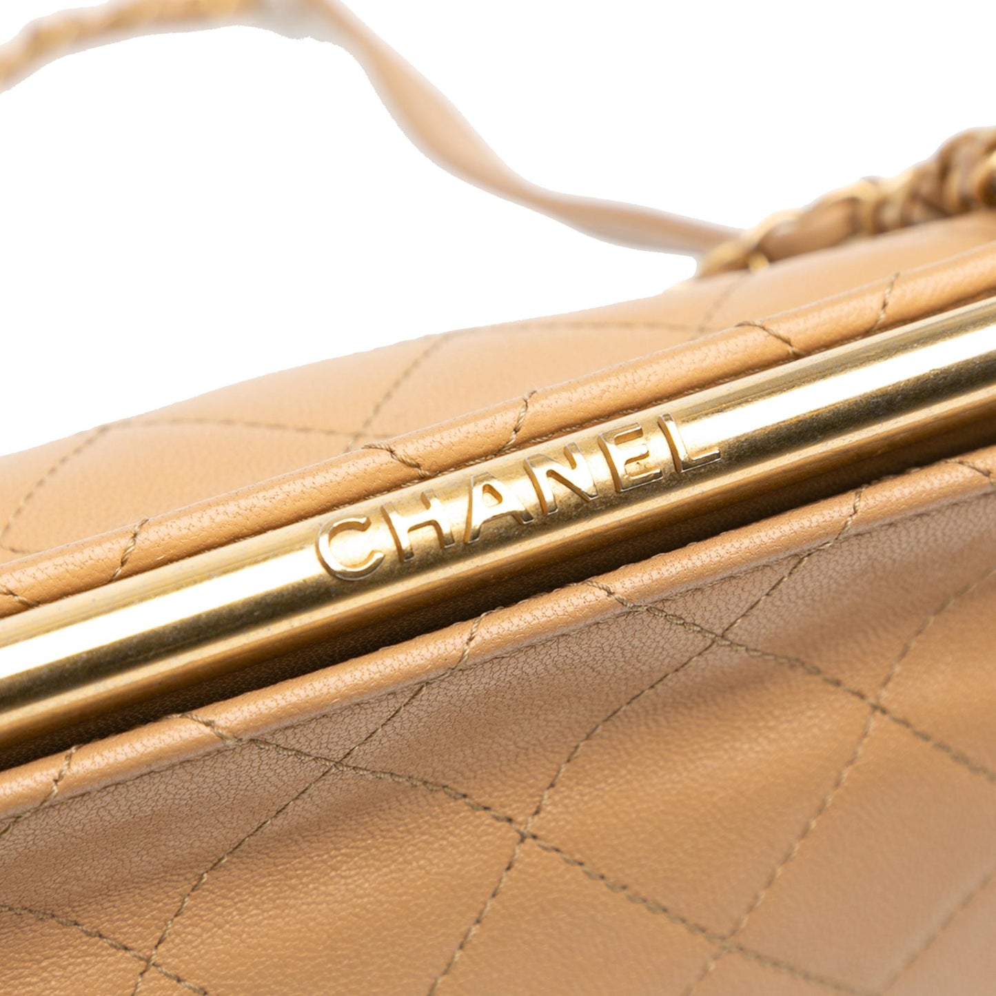 Chanel Quilted Lambskin CC Logo Bar Shoulder Bag (SHG-ZD1wrJ)