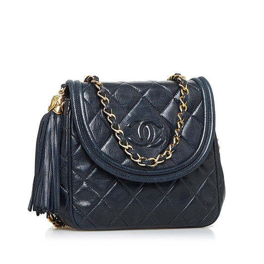 Chanel Quilted Lambskin CC Tassel Crossbody Bag (SHG-Cv9Idd)