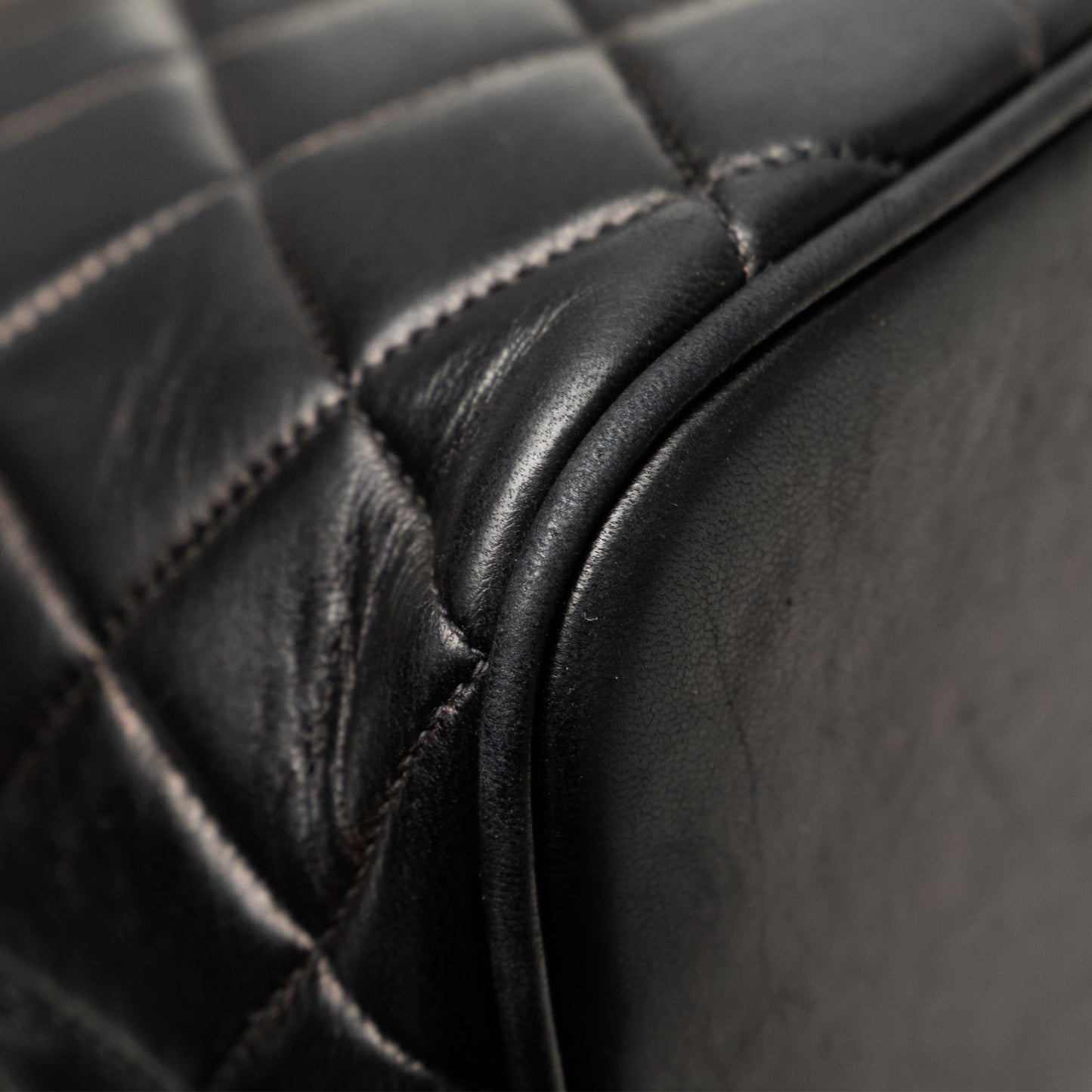 Chanel Quilted Lambskin Dome Shoulder Bag (SHG-BDgoe5)