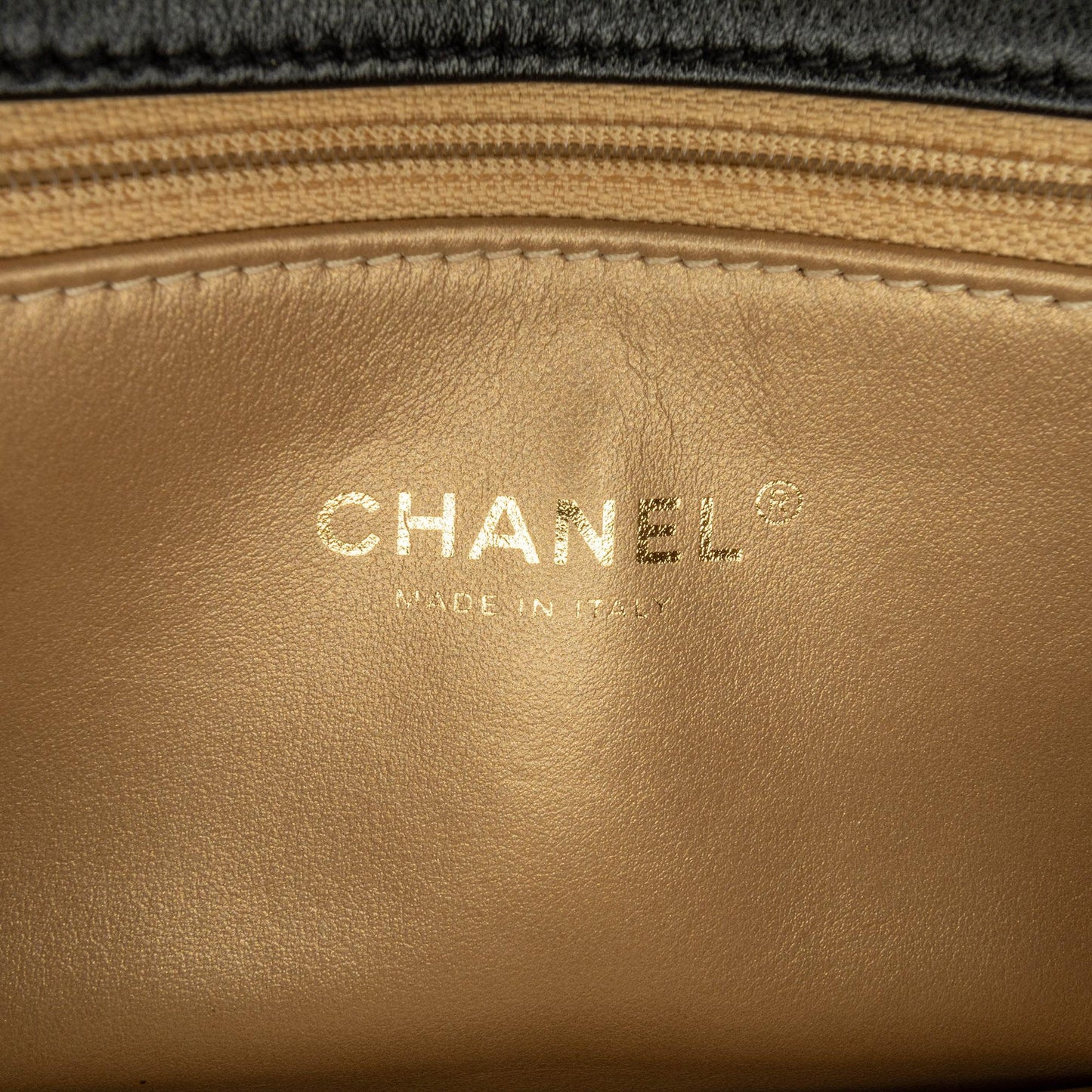 Chanel Quilted Lambskin Octagonal Buckle Crossbody (SHG-Wx3udA)