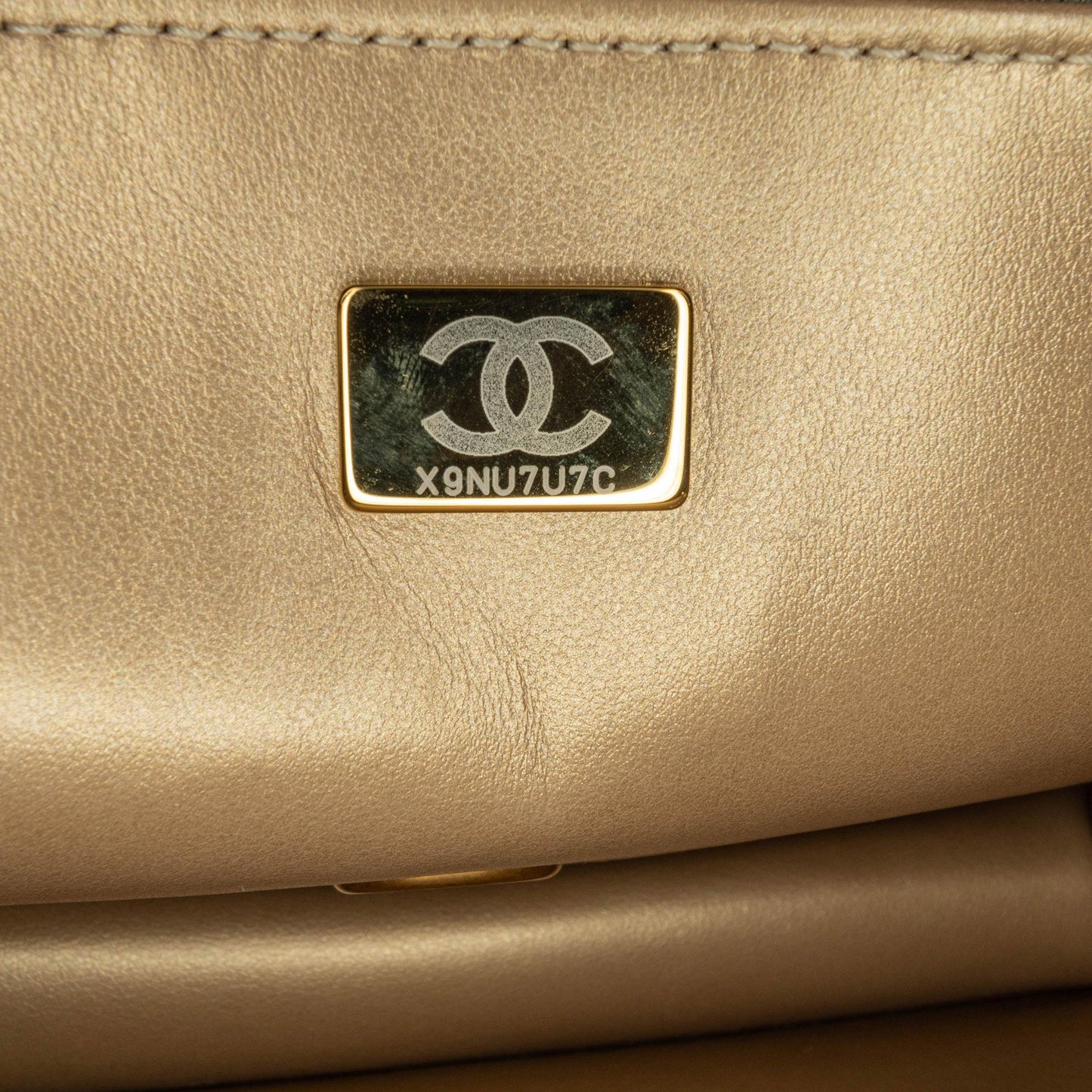 Chanel Quilted Lambskin Octagonal Buckle Crossbody (SHG-Wx3udA)