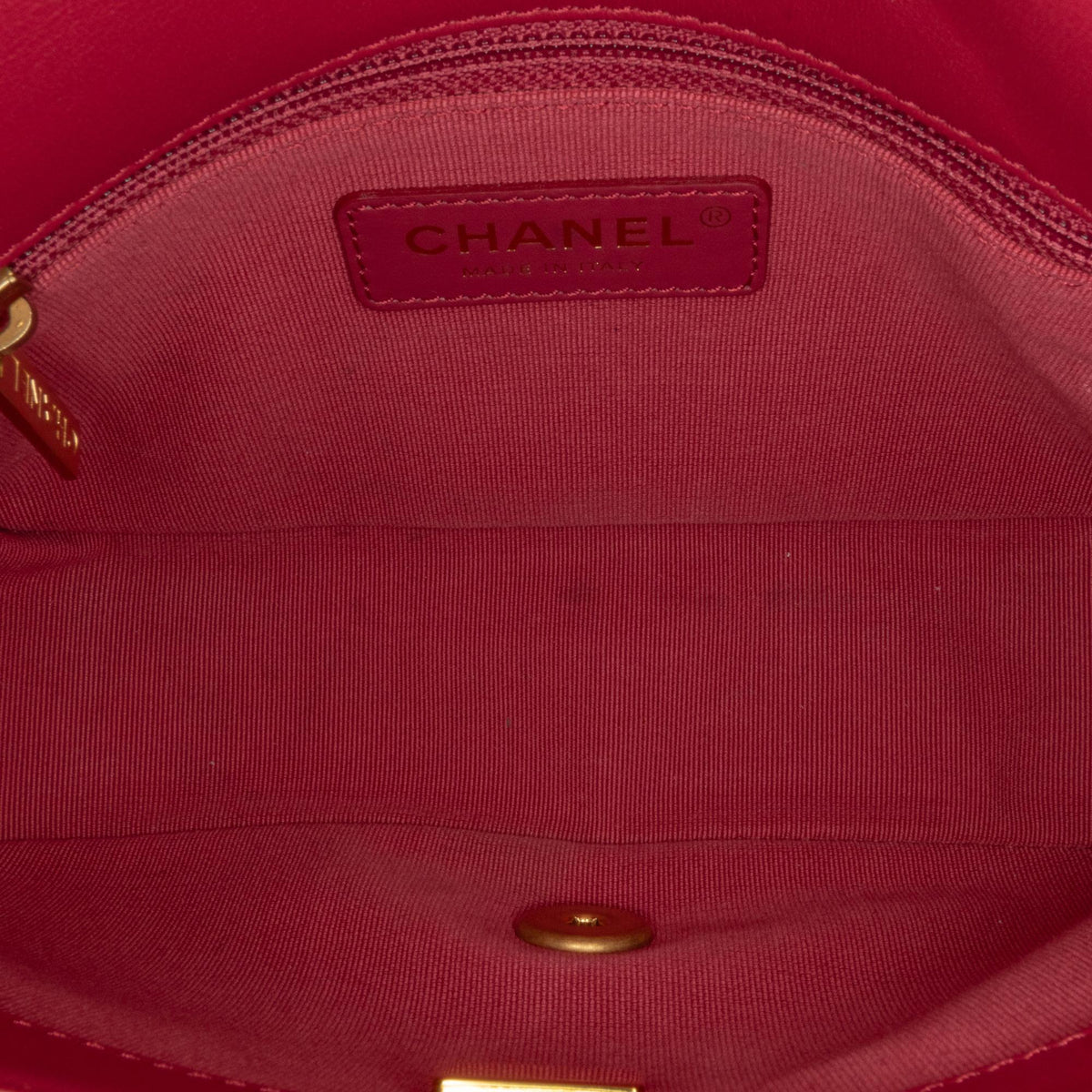 Chanel Quilted Lambskin On And On Flap (SHG-5I6smG)