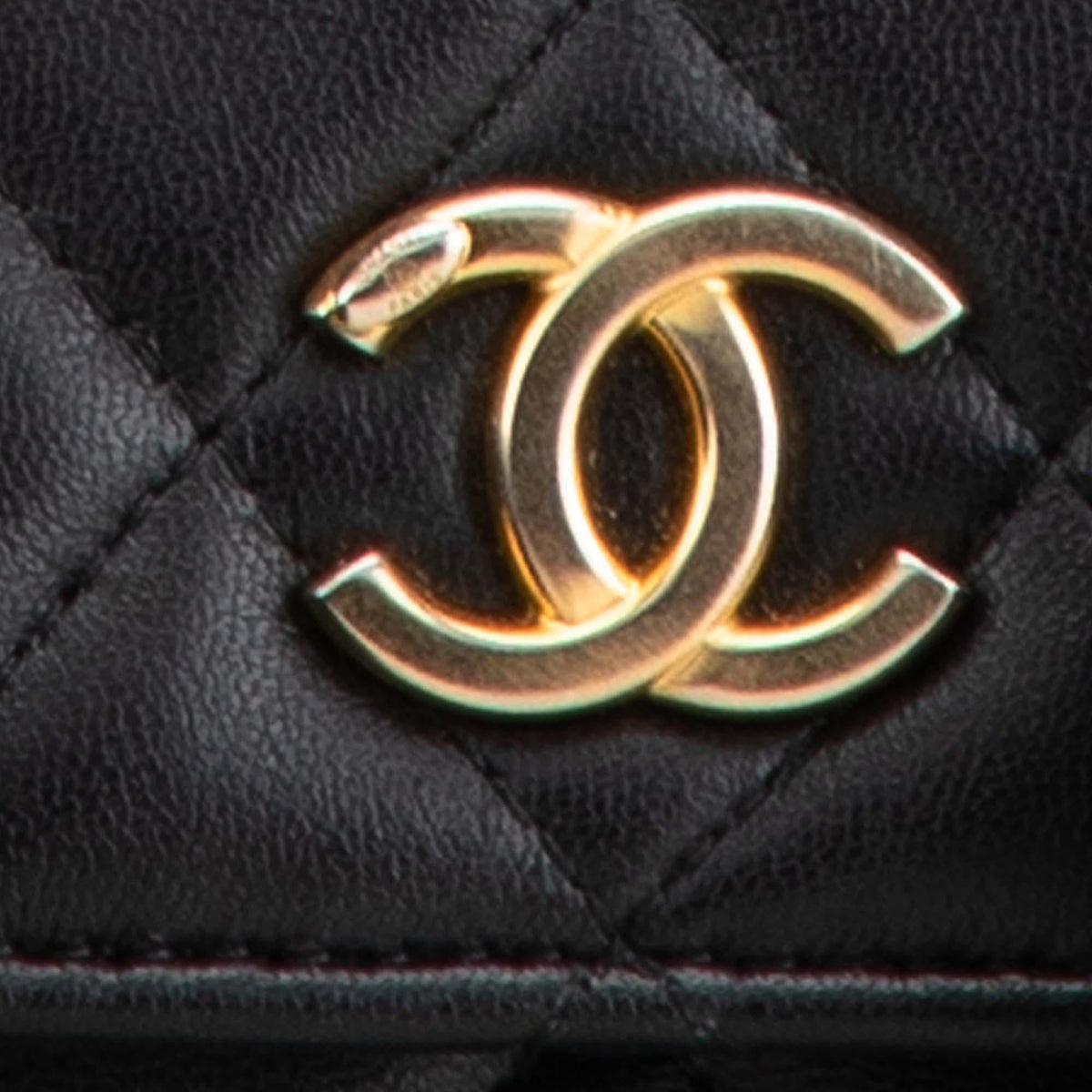 Chanel Quilted Lambskin Pearl Crown Clutch On Chain (SHG-VUCY5S)