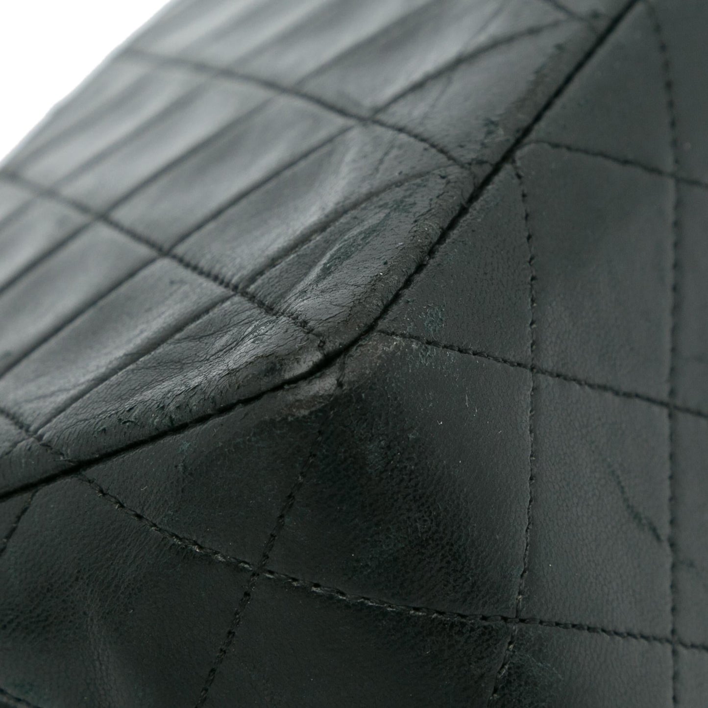 Chanel Quilted Lambskin Shoulder Bag (SHG-gMutdy)