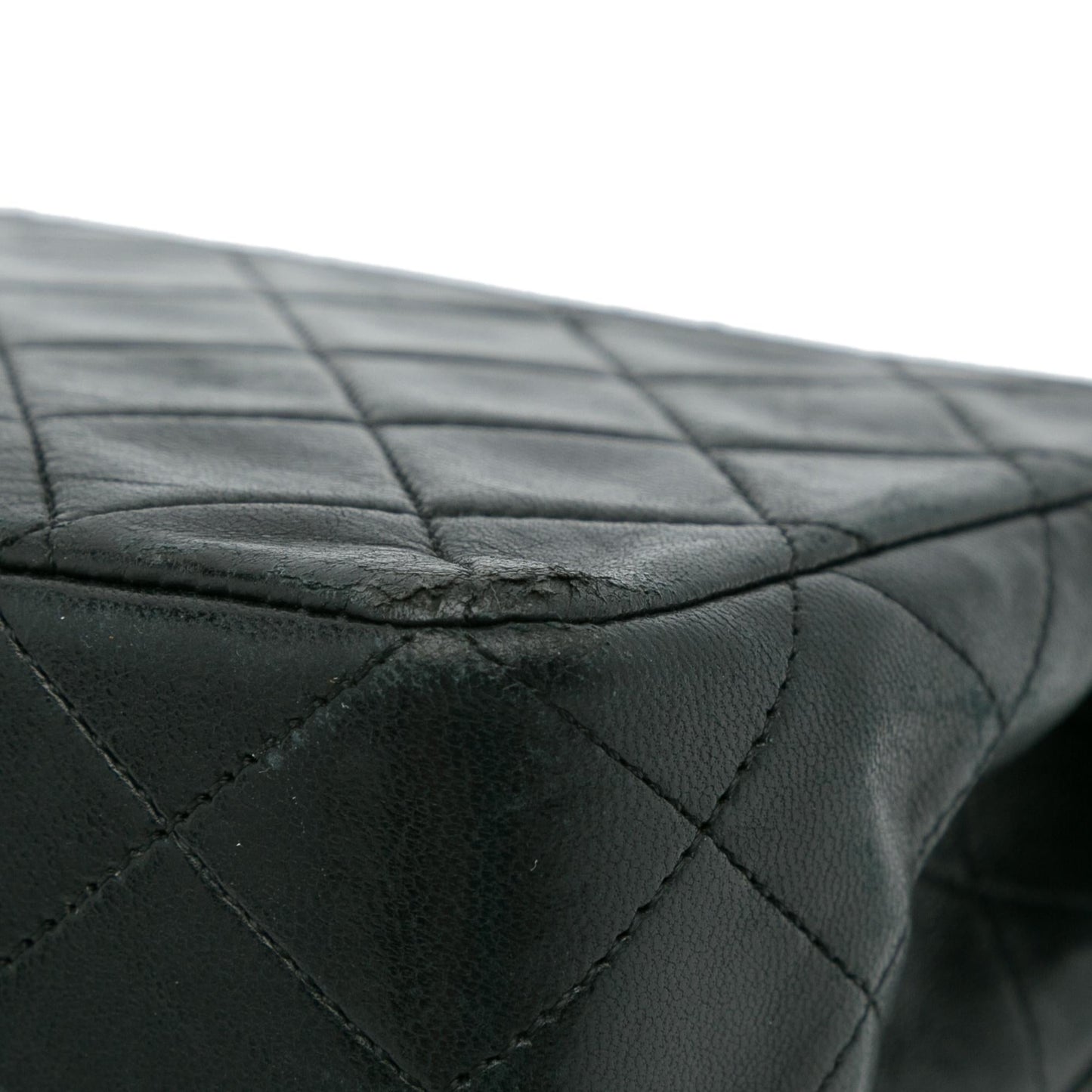 Chanel Quilted Lambskin Shoulder Bag (SHG-gMutdy)