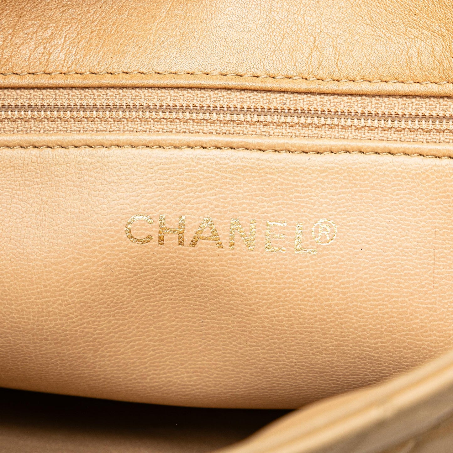 Chanel Quilted Lambskin Shoulder Bag (SHG-lhMLve)
