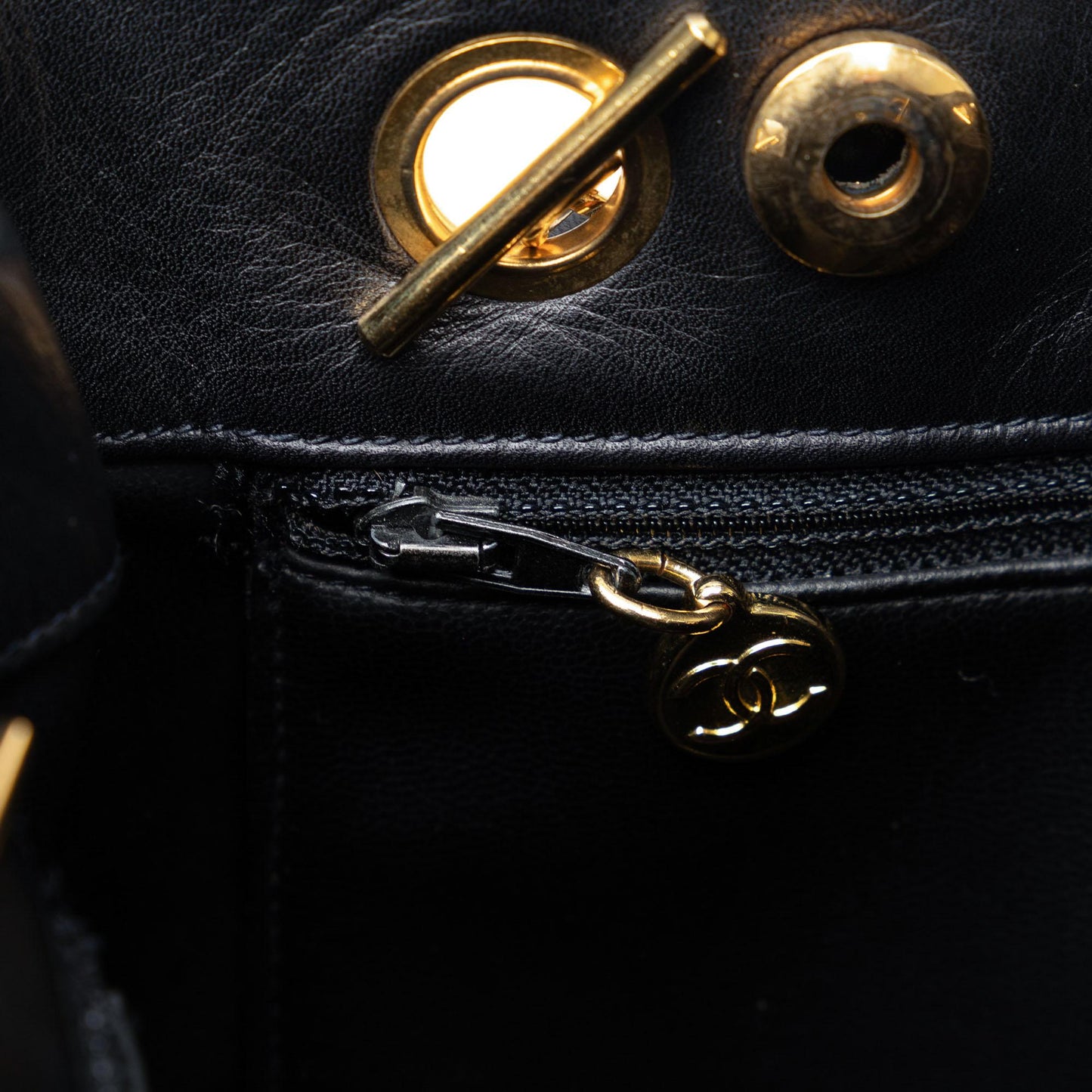 Chanel Quilted Lambskin Tote Bag (SHG-UnBCHn)