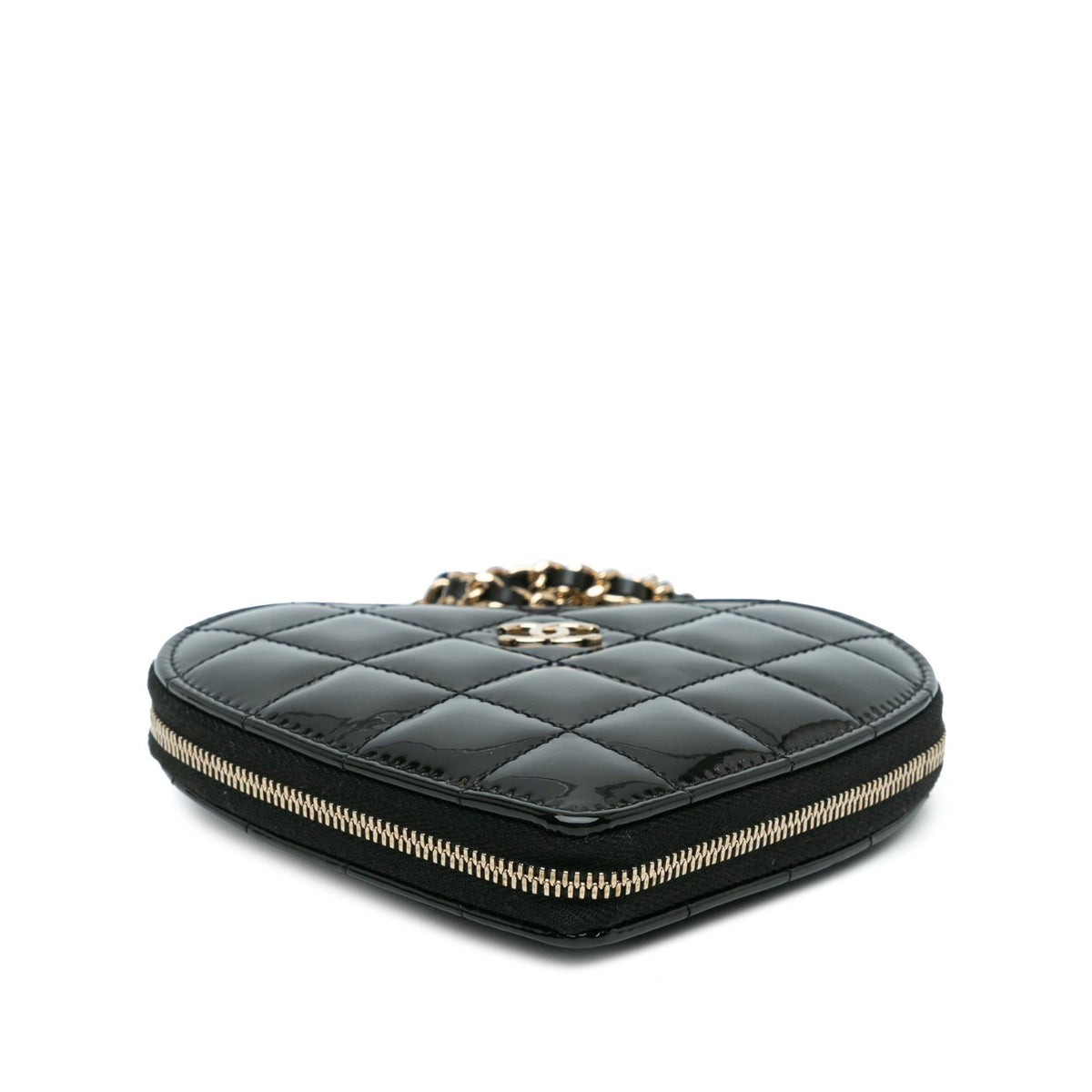 Chanel Quilted Patent Calfskin CC Heart Clutch With Chain (SHG-D1UX0k)