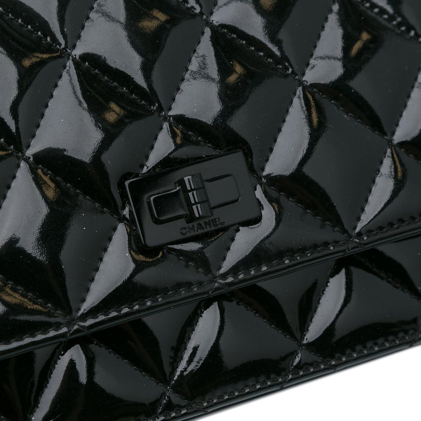 Chanel Quilted Patent Reissue 2.55 Wallet on Chain (SHG-dRKON7)
