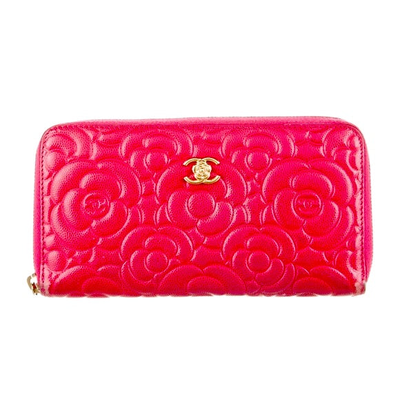 CHANEL CC CAMELLIA EMBOSSED LEATHER ZIPPY WALLET