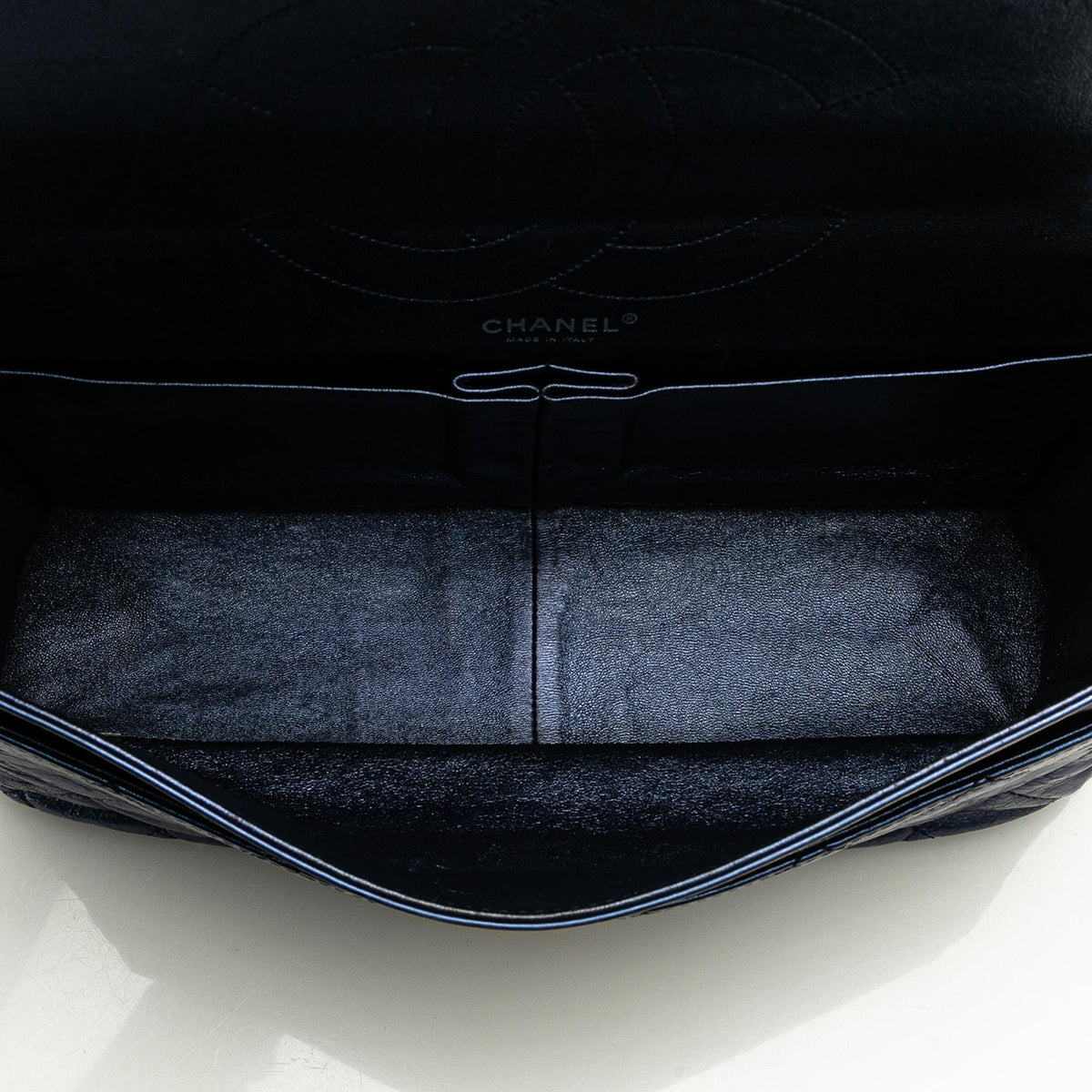 Chanel Reissue 2.55 Aged Metallic Calfskin Flap 226 (SHG-UERrb6)