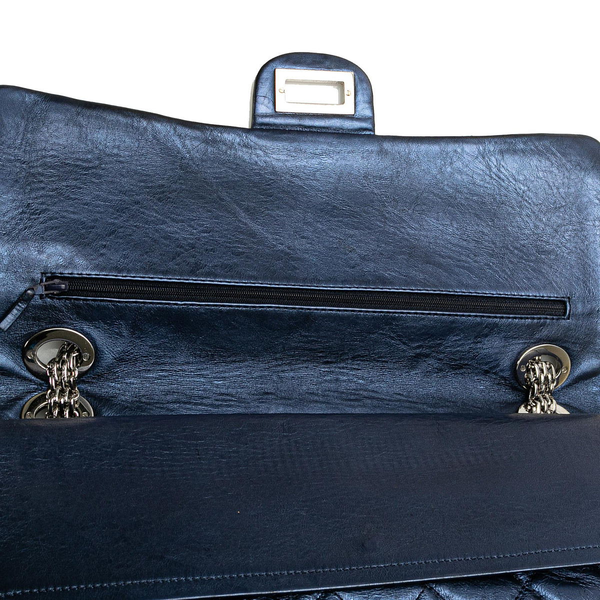Chanel Reissue 2.55 Aged Metallic Calfskin Flap 226 (SHG-UERrb6)