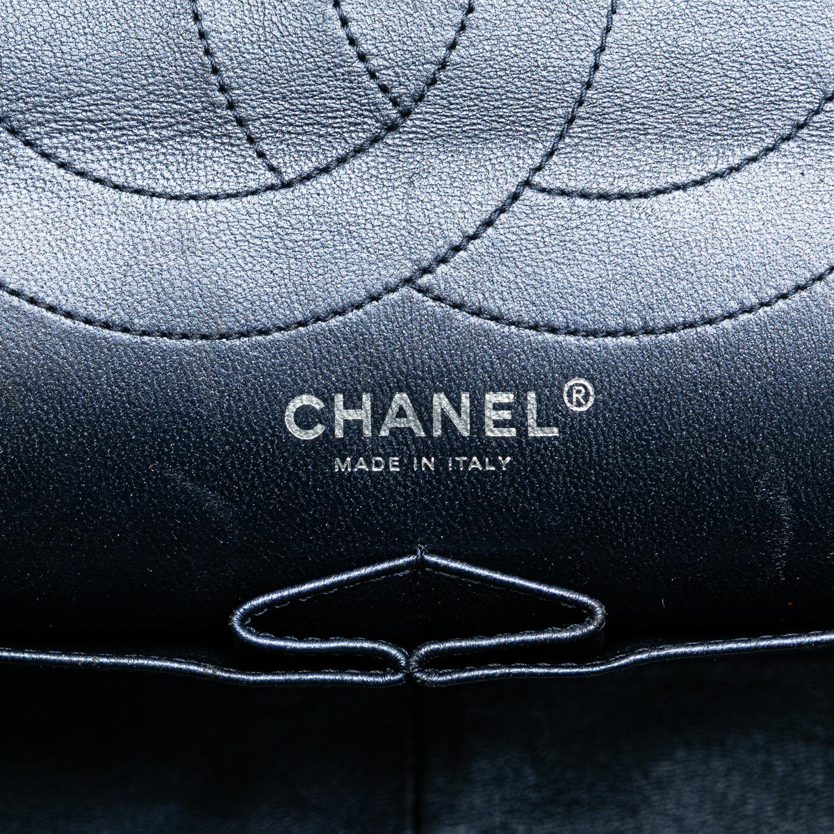 Chanel Reissue 2.55 Aged Metallic Calfskin Flap 226 (SHG-UERrb6)