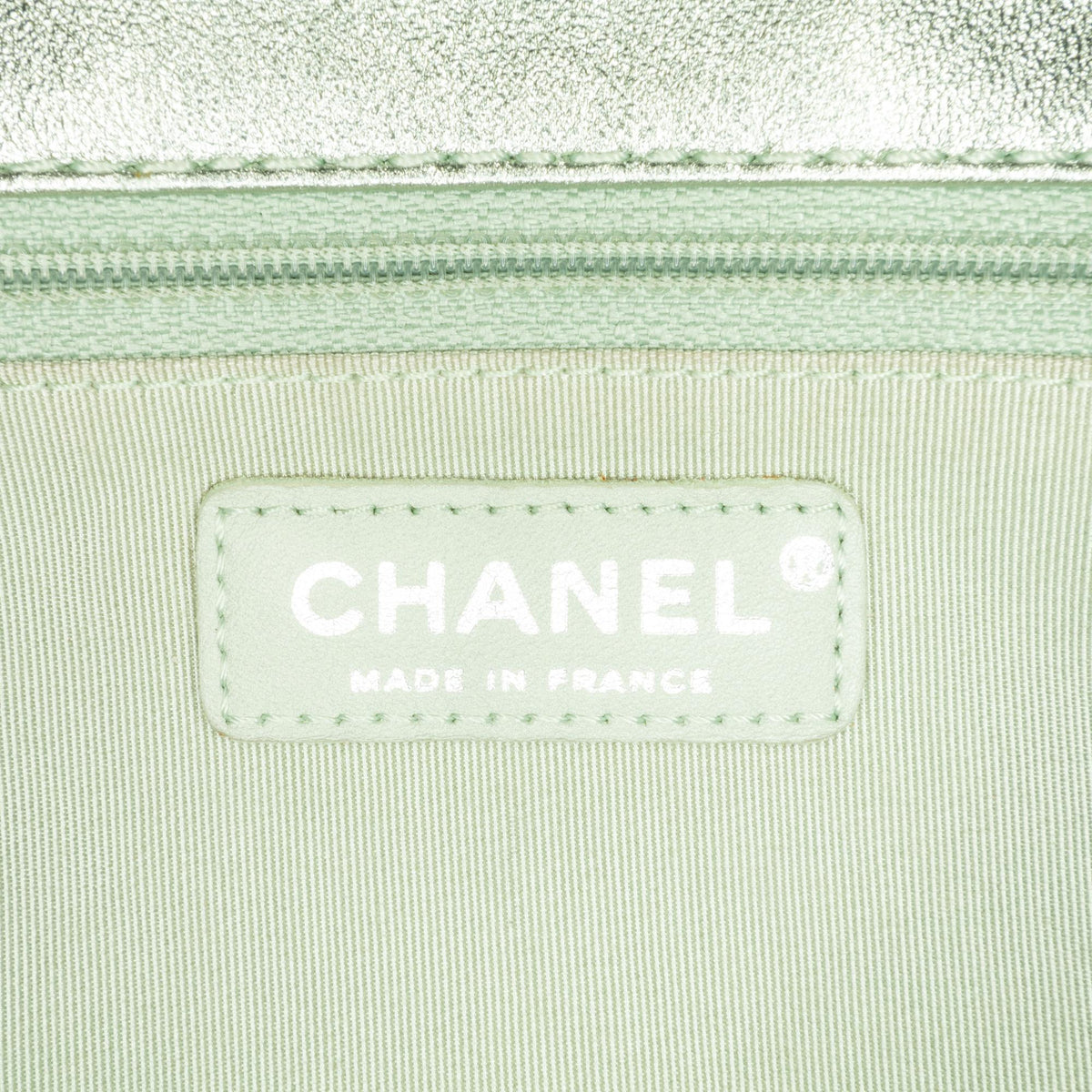 Chanel Reissue 2.55 Metallic Calfskin Roll Clutch (SHG-e9cHyV)