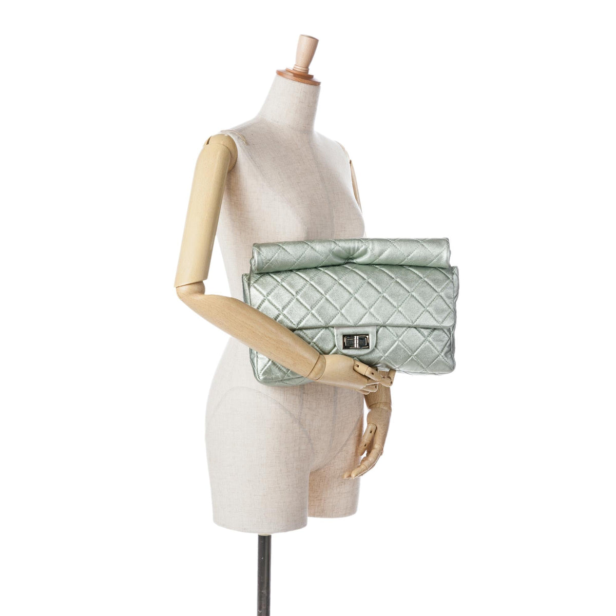 Chanel Reissue 2.55 Metallic Calfskin Roll Clutch (SHG-e9cHyV)