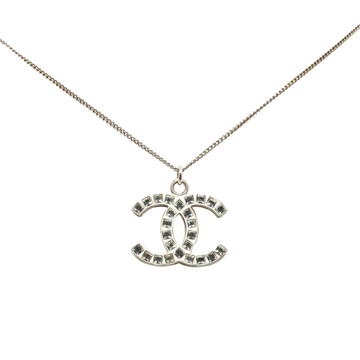 Chanel Silver Plated CC Pendant Necklace (SHG-nUpDpW)