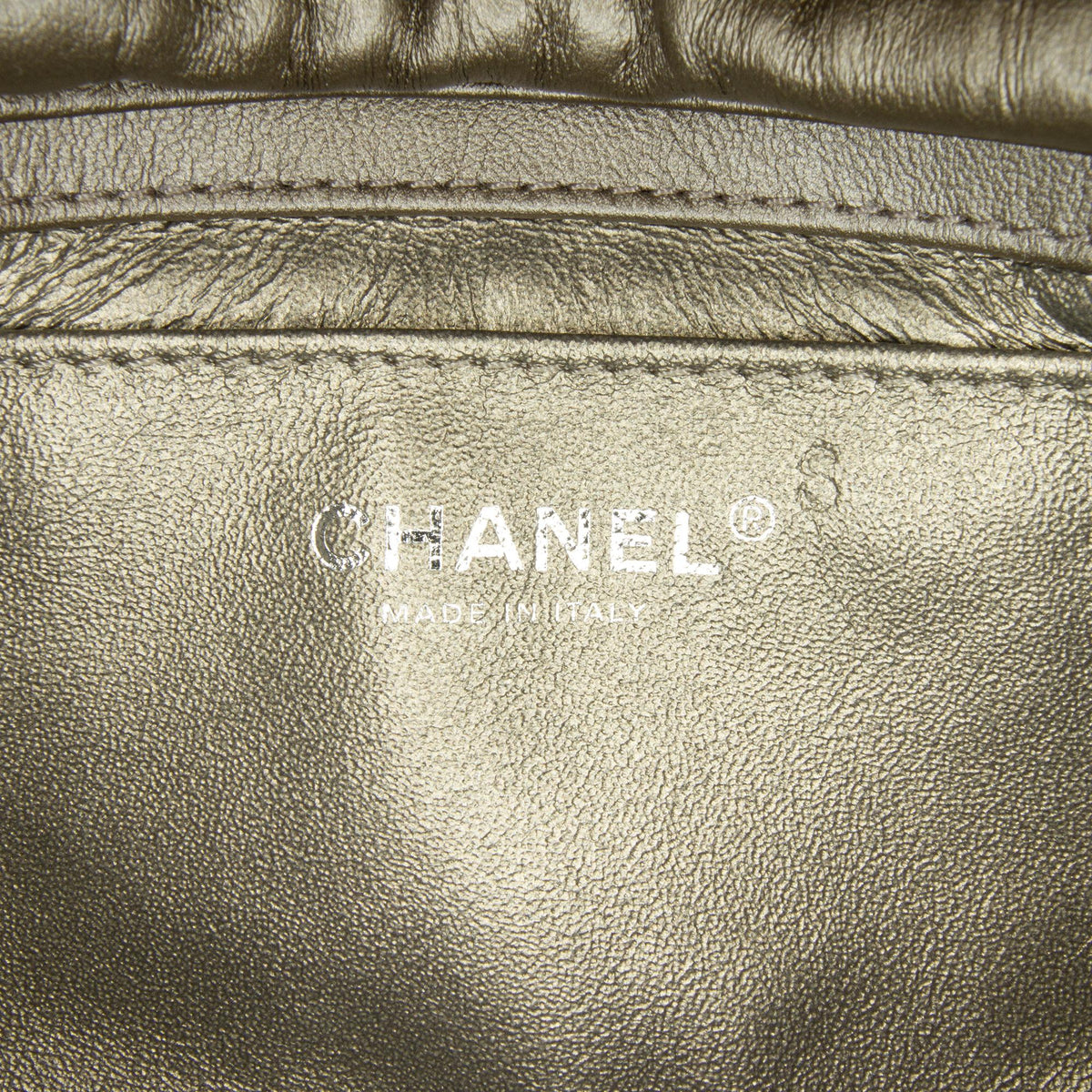 Chanel Small Chevron Data Center Envelope Flap Bag (SHG-HKKj3R)