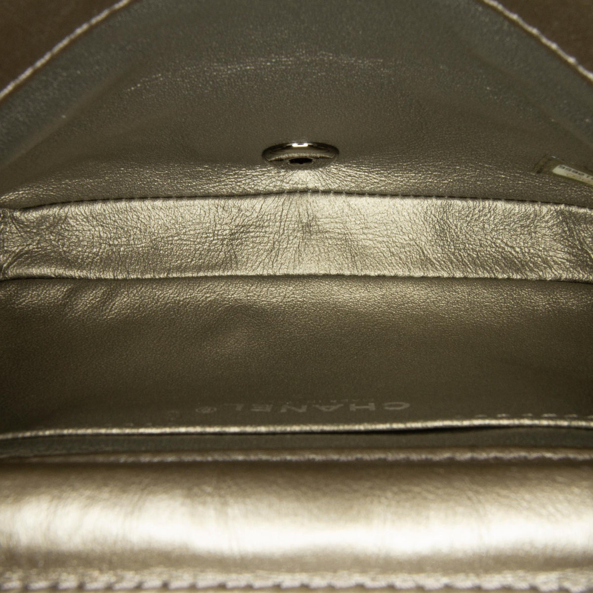 Chanel Small Chevron Data Center Envelope Flap Bag (SHG-HKKj3R)