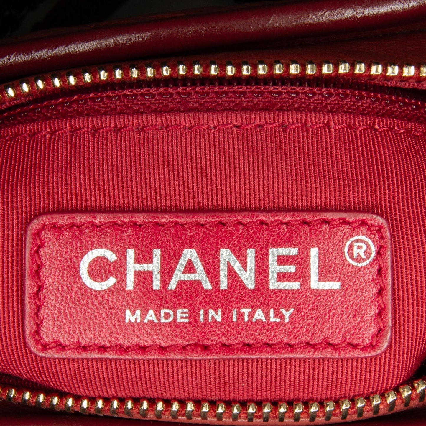Chanel Small Chevron Lambskin Gabrielle Crossbody (SHG-q9zIgx)