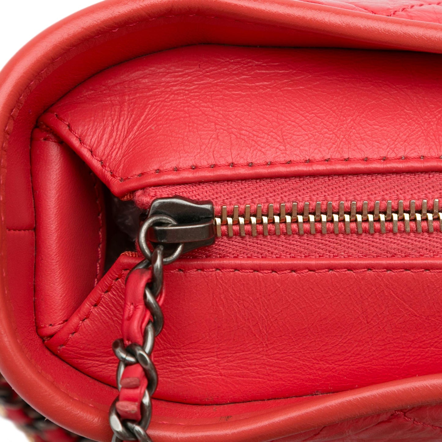 Chanel Small Chevron Lambskin Gabrielle Crossbody (SHG-CK0Rtr)