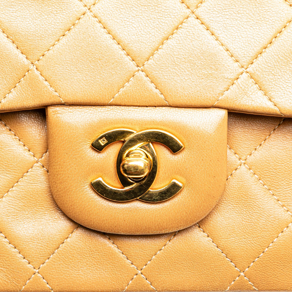 Chanel Small Classic Lambskin Double Flap (SHG-wnxwOT)