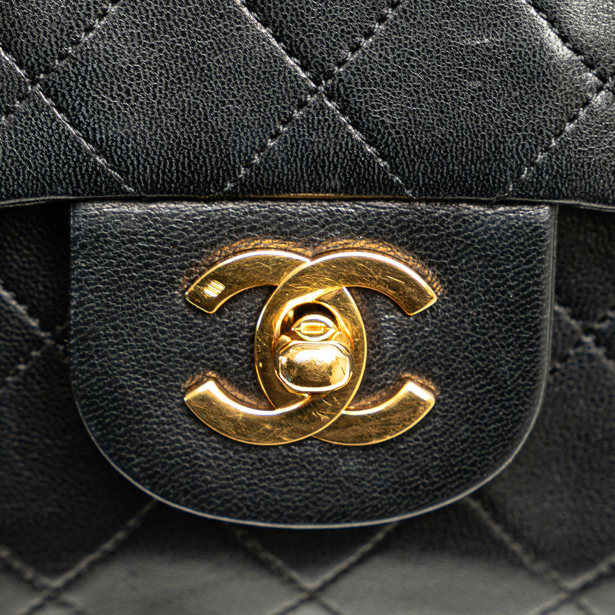 Chanel Small Classic Lambskin Double Flap (SHG-ZA1qw1)