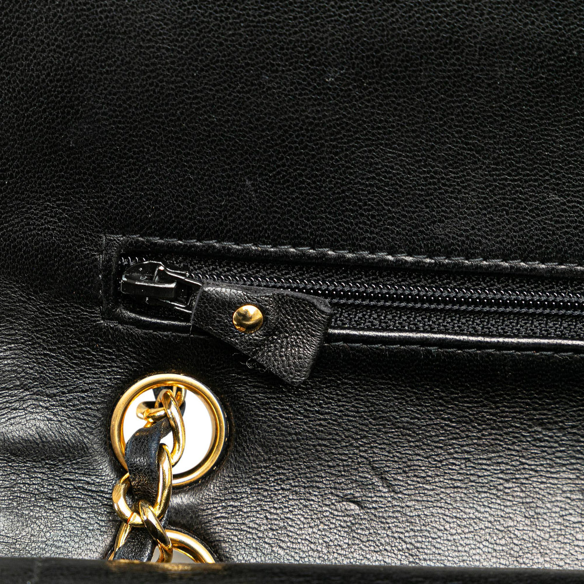 Chanel Small Classic Lambskin Double Flap (SHG-ZA1qw1)