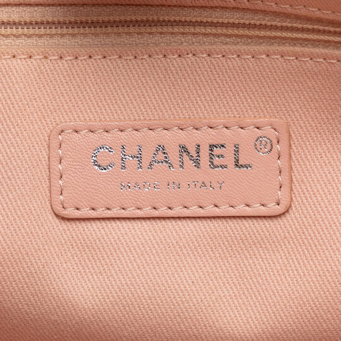 Chanel Small Deauville Tote Bag (SHG-PwaxUa)