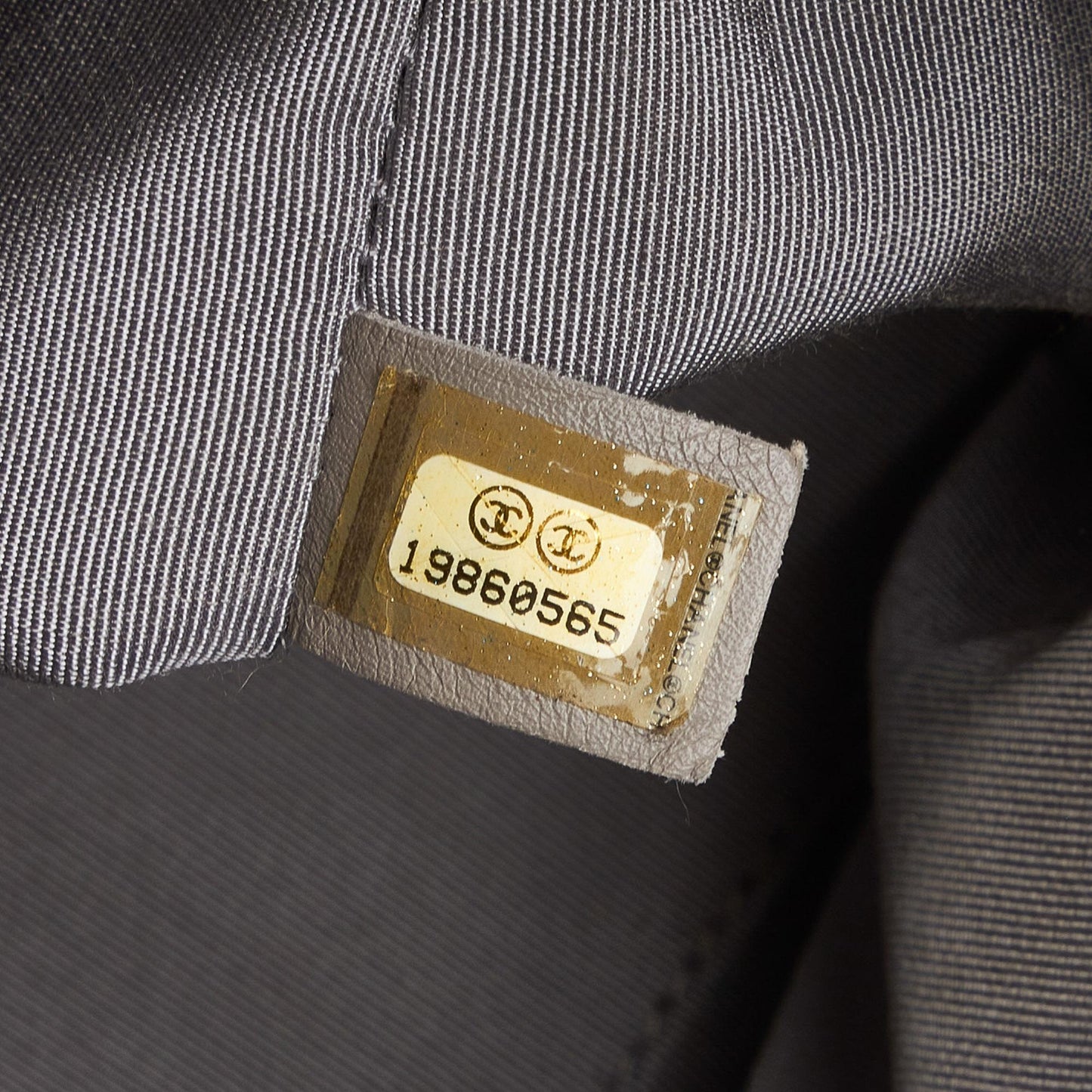 Chanel Small Executive Cerf Tote (SHG-fVvrBt)