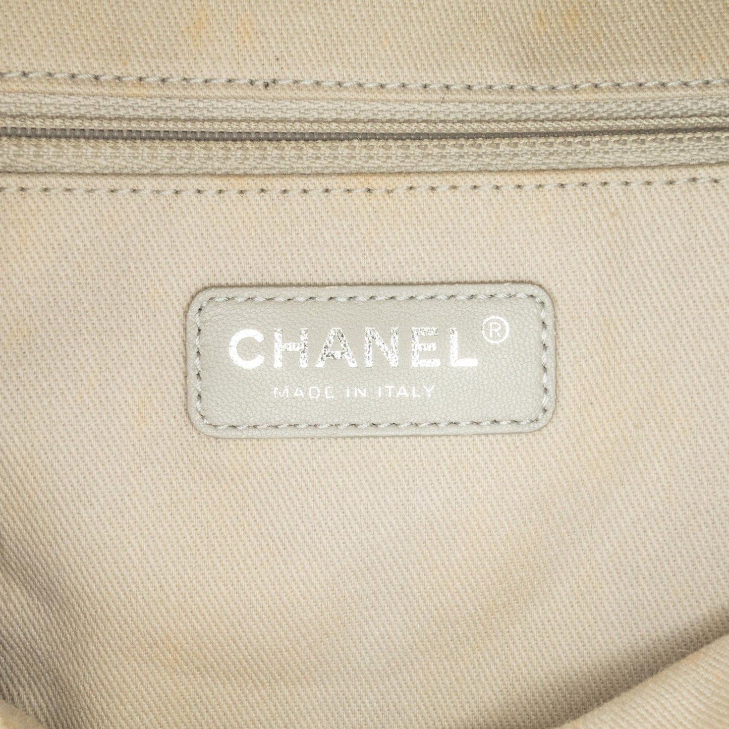 Chanel Small Glazed Calfskin Deauville Tote (SHG-qABtQL)