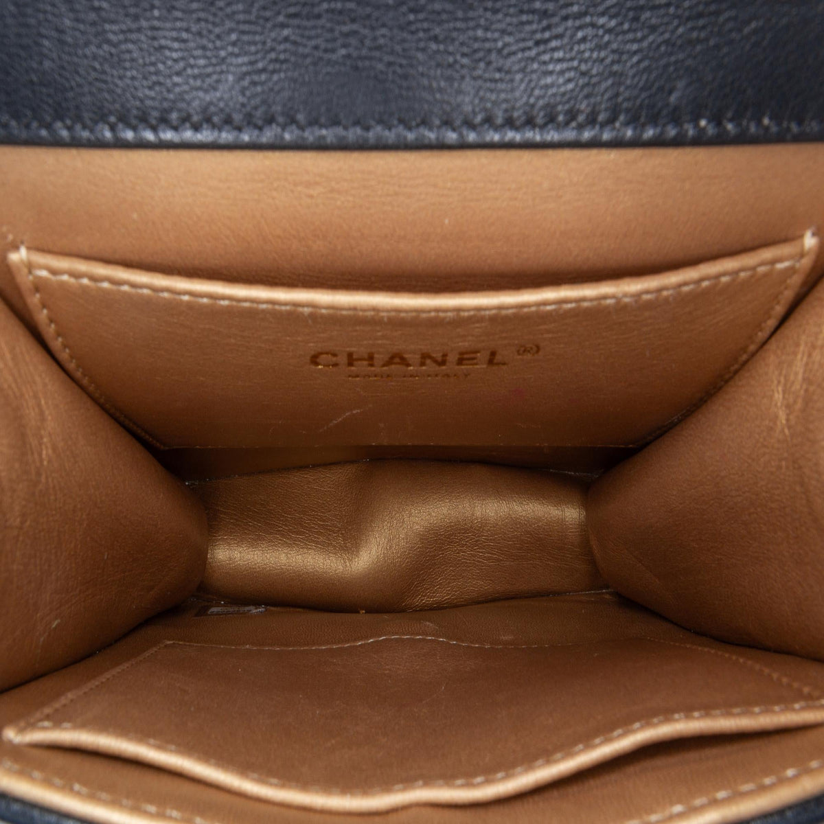Chanel Small Lambskin Chic Pearls Flap (SHG-HraSbZ)