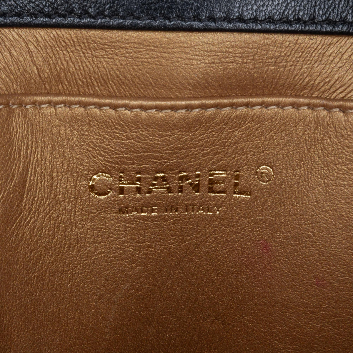 Chanel Small Lambskin Chic Pearls Flap (SHG-HraSbZ)