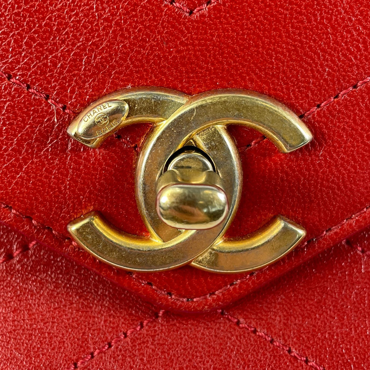 Chanel Small Lambskin Coco Chevron Envelope Flap Bag (SHG-pi3CHQ)