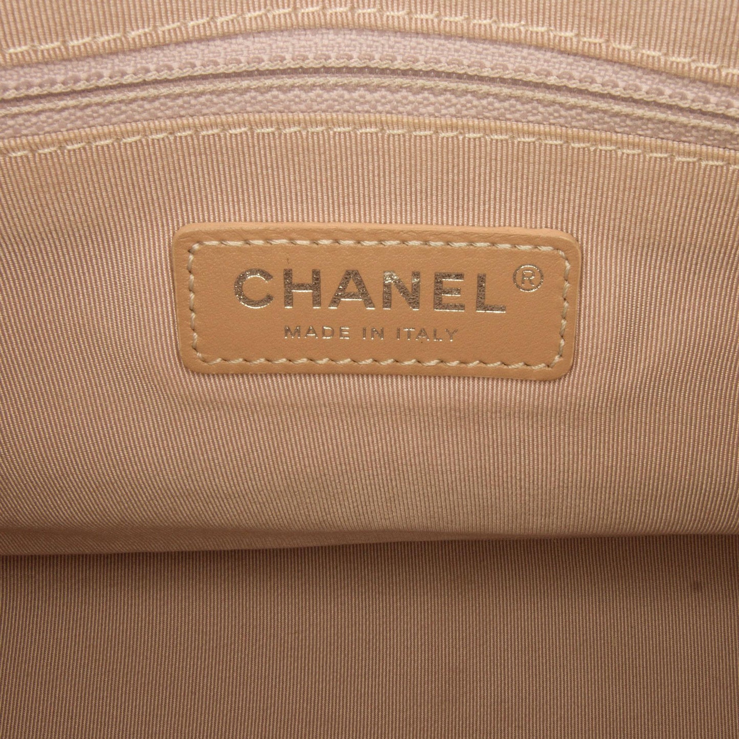 Chanel Small Lambskin Gabrielle Crossbody Bag (SHG-4VYKxn)