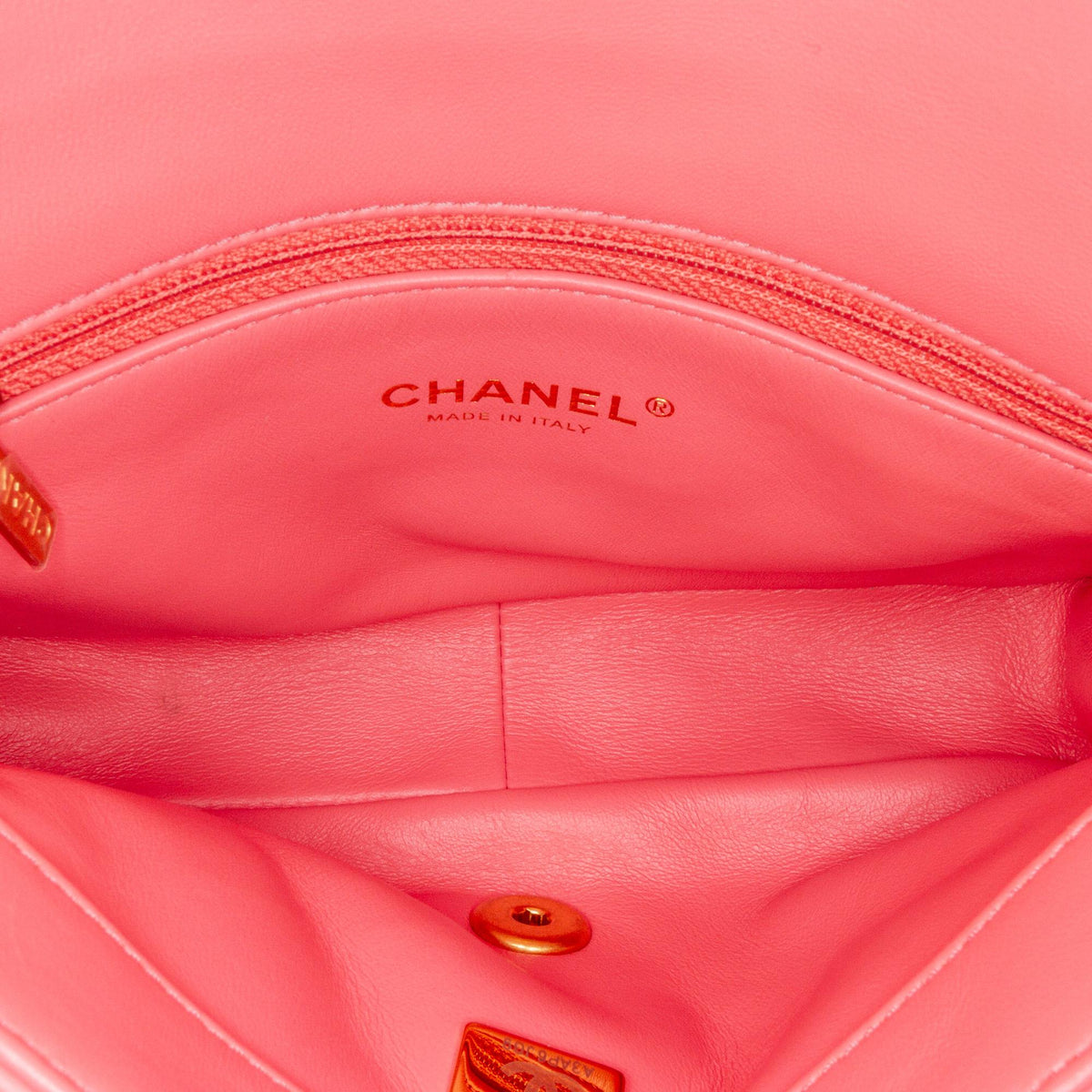 Chanel Small Lambskin Pending CC Flap (SHG-dgP3uh)