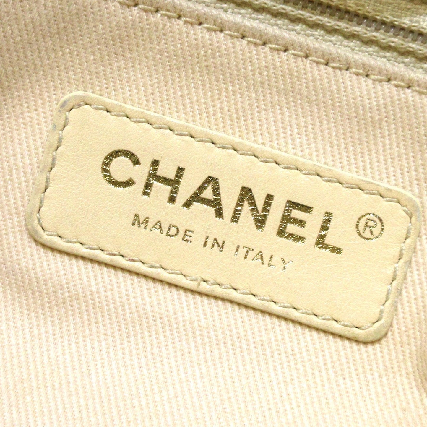 Chanel Small Lurex Boucle Deauville Tote (SHG-8lEXrU)