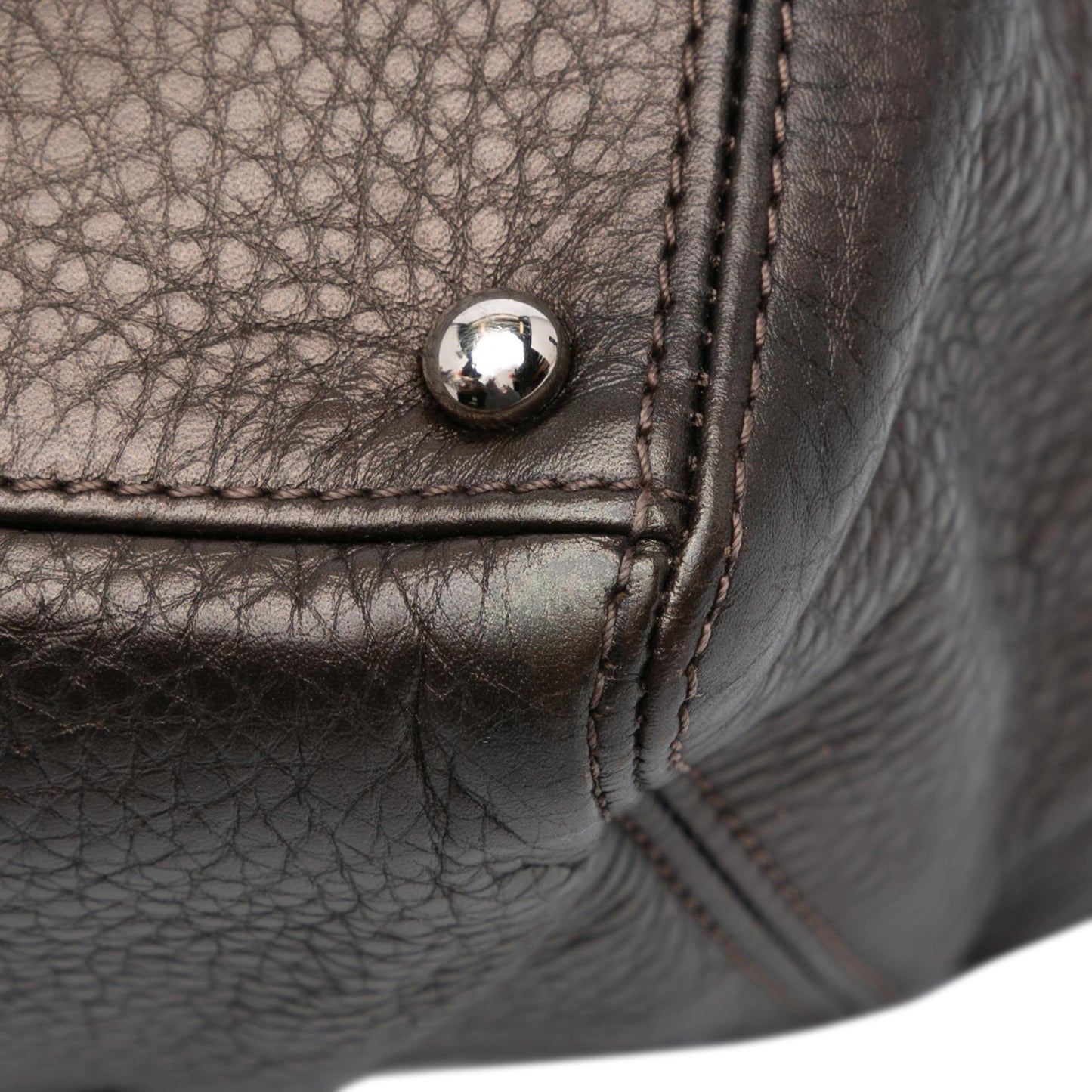 Chanel Small Metallic Calfskin Executive Cerf Tote (SHG-DqfQFt)
