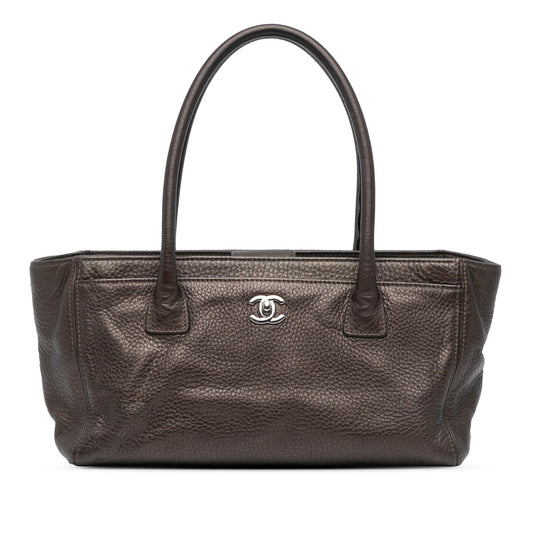 Chanel Small Metallic Calfskin Executive Cerf Tote (SHG-DqfQFt)