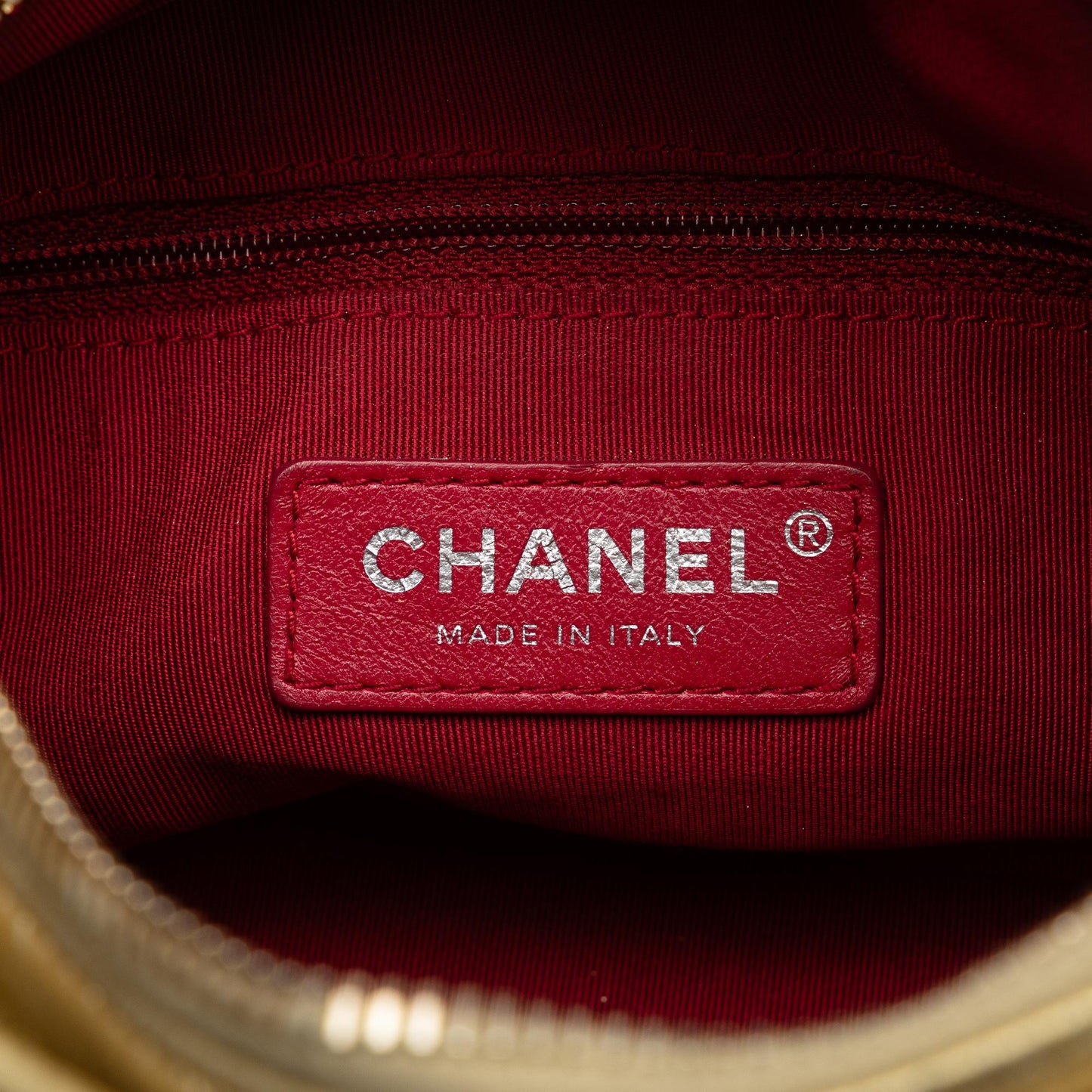 Chanel Small Metallic Lambskin Gabrielle Crossbody (SHG-XYucts)