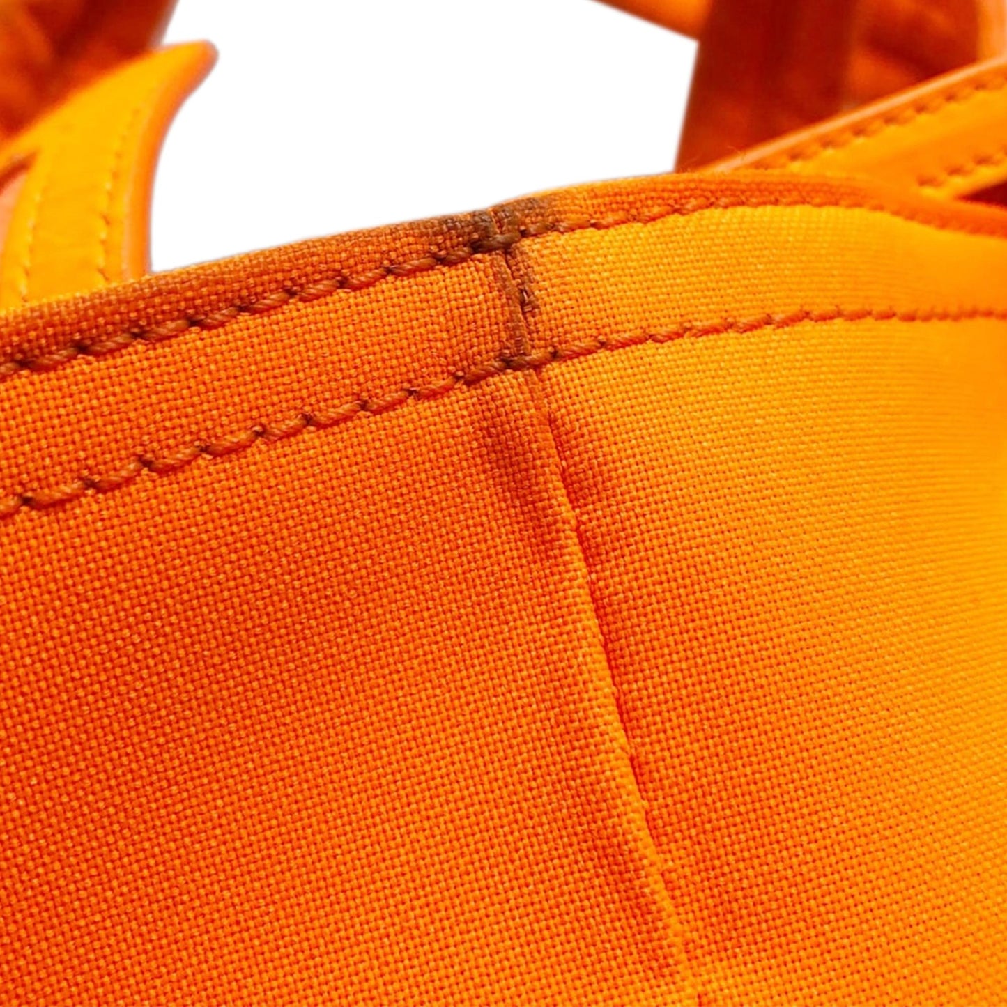 Chanel Small Paris-Biarritz Tote (SHG-wFXBzW)