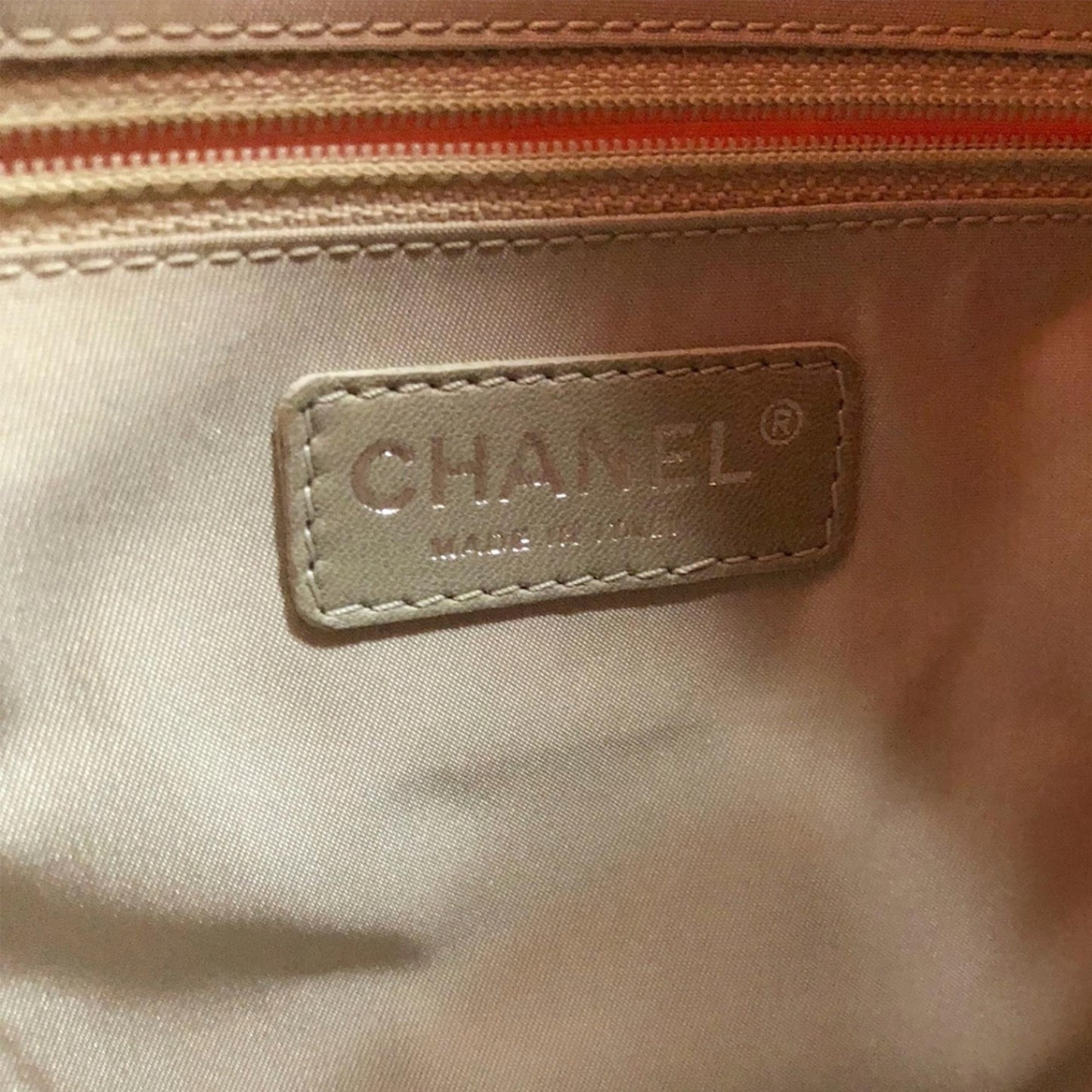 Chanel Small Paris-Biarritz Tote (SHG-wFXBzW)