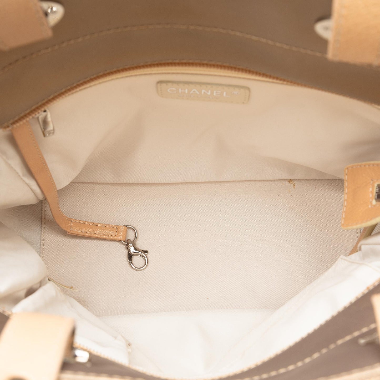 Chanel Small Paris-Biarritz Tote (SHG-tenv7D)