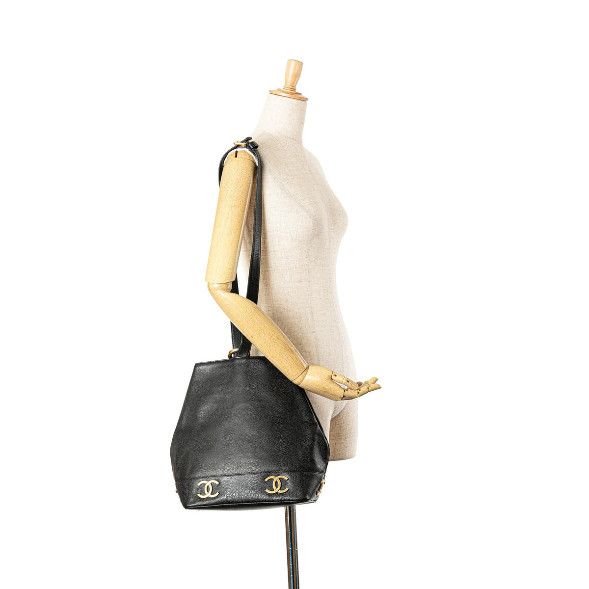 Chanel Triple CC Caviar Bucket (SHG-uce6qb)