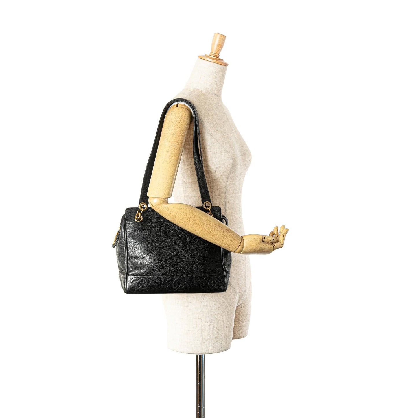 Chanel Triple CC Caviar Shoulder Bag (SHG-fLBKOy)