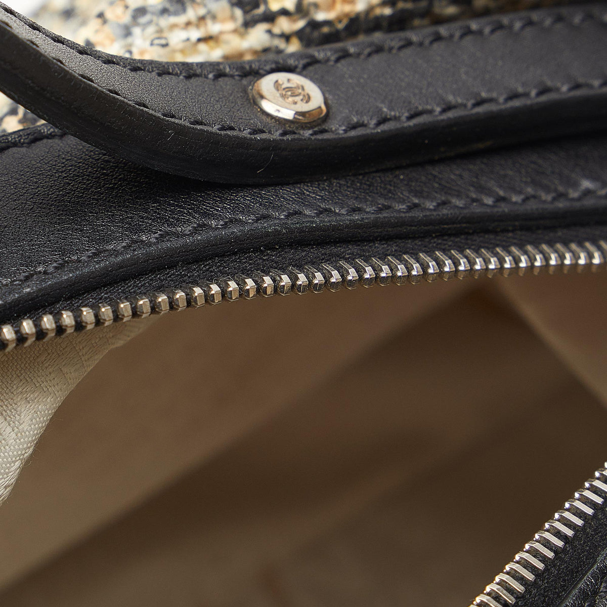 Chanel Tweed Clover Handbag (SHG-JHfvlH)