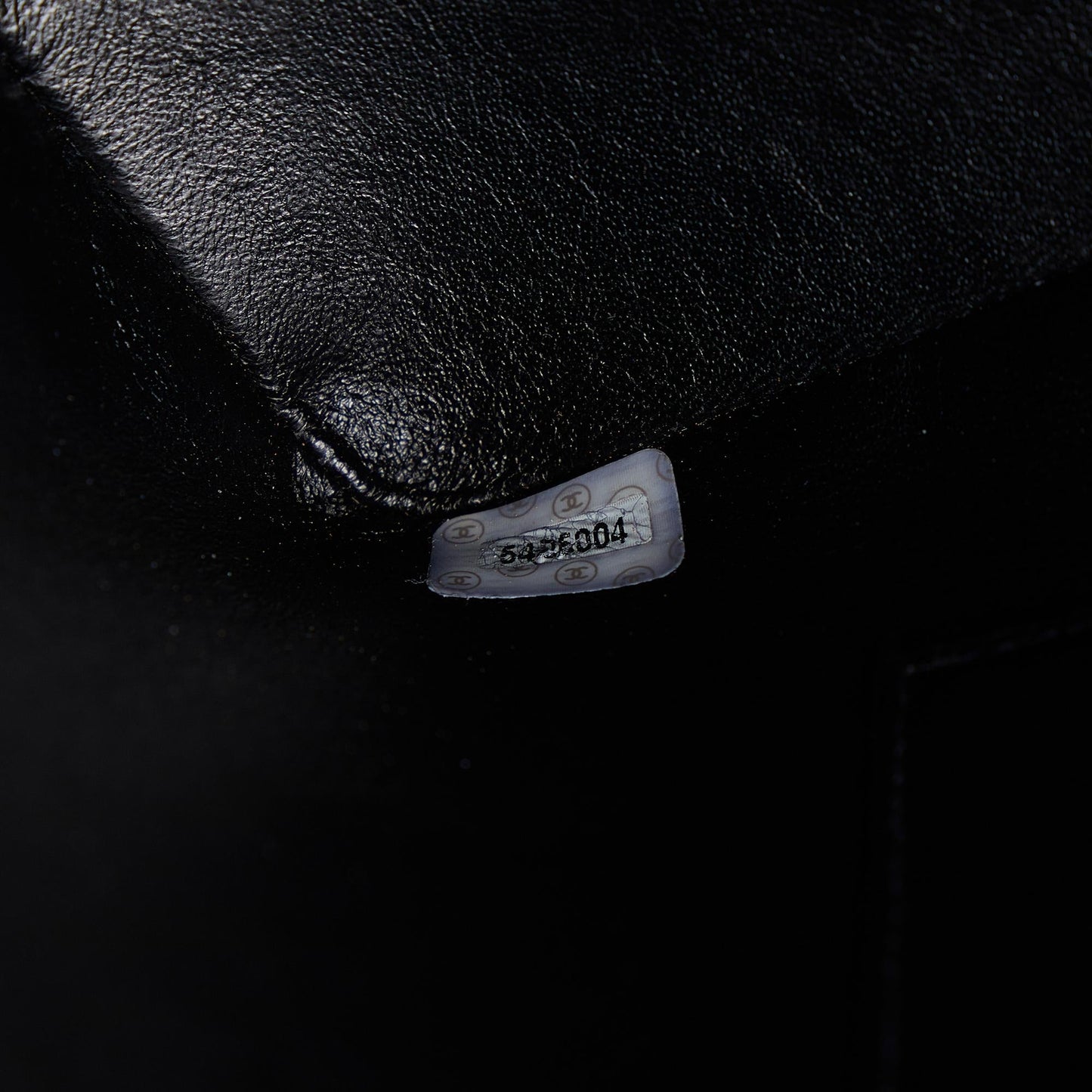 Chanel Velvet Medallion Tote (SHG-O6Jpwf)