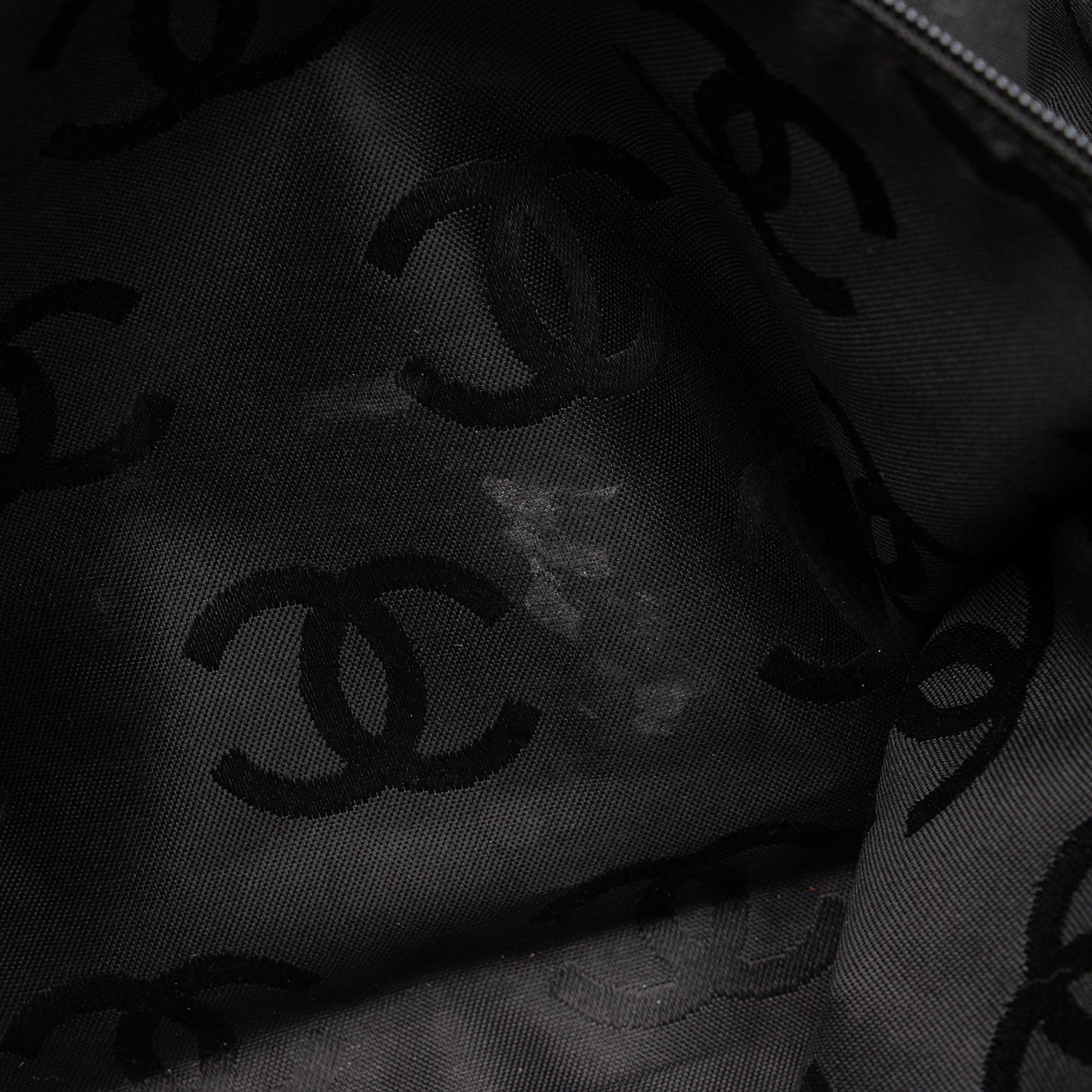 Chanel Vintage Leather Wood Chain Tote (SHF-bz2XaF)