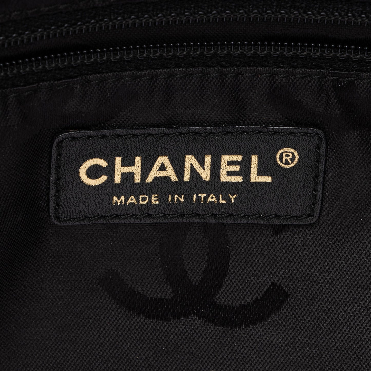 Chanel Vintage Leather Wood Chain Tote (SHF-bz2XaF)