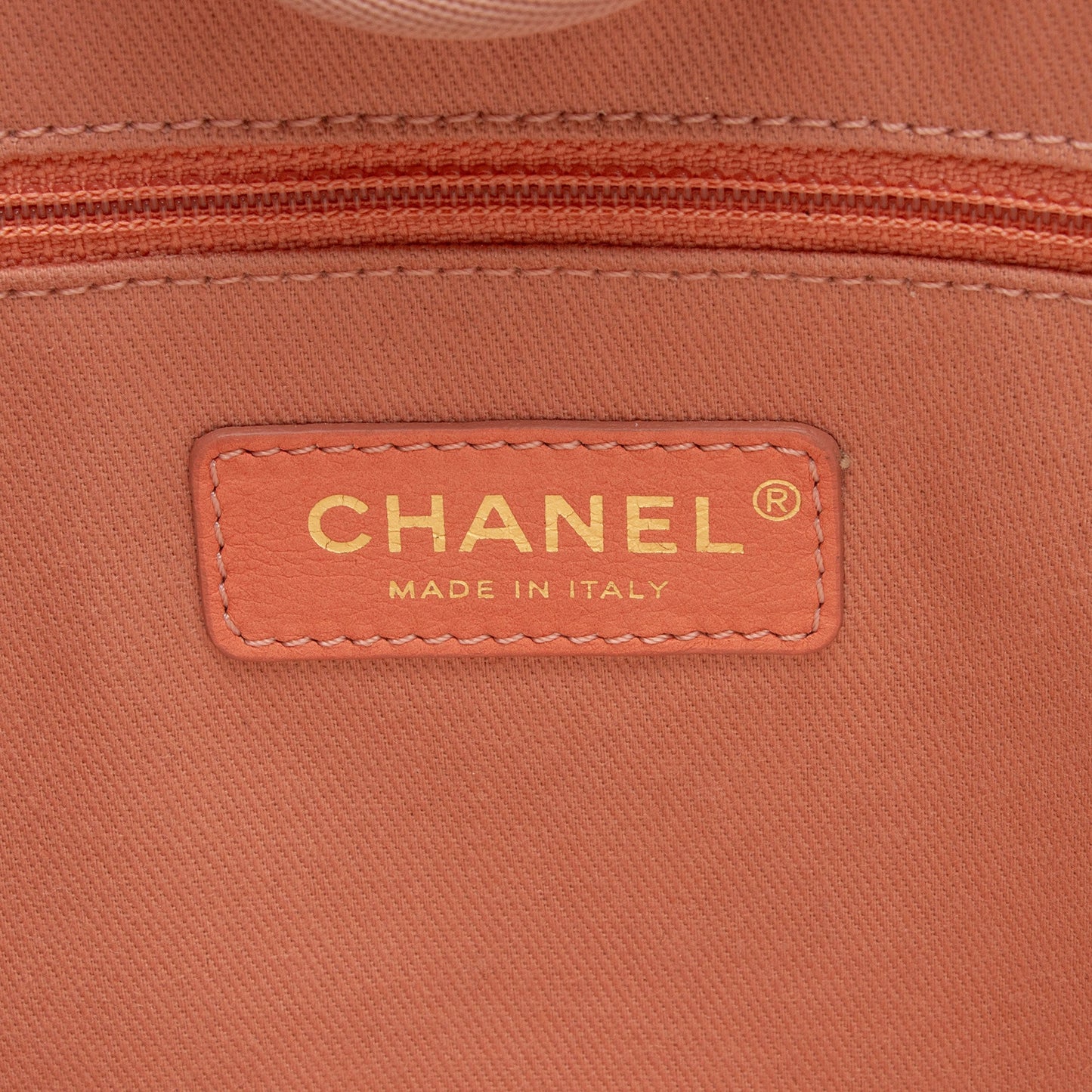 Chanel Woven Straw Deauville Small Tote (SHF-vwuyHk)
