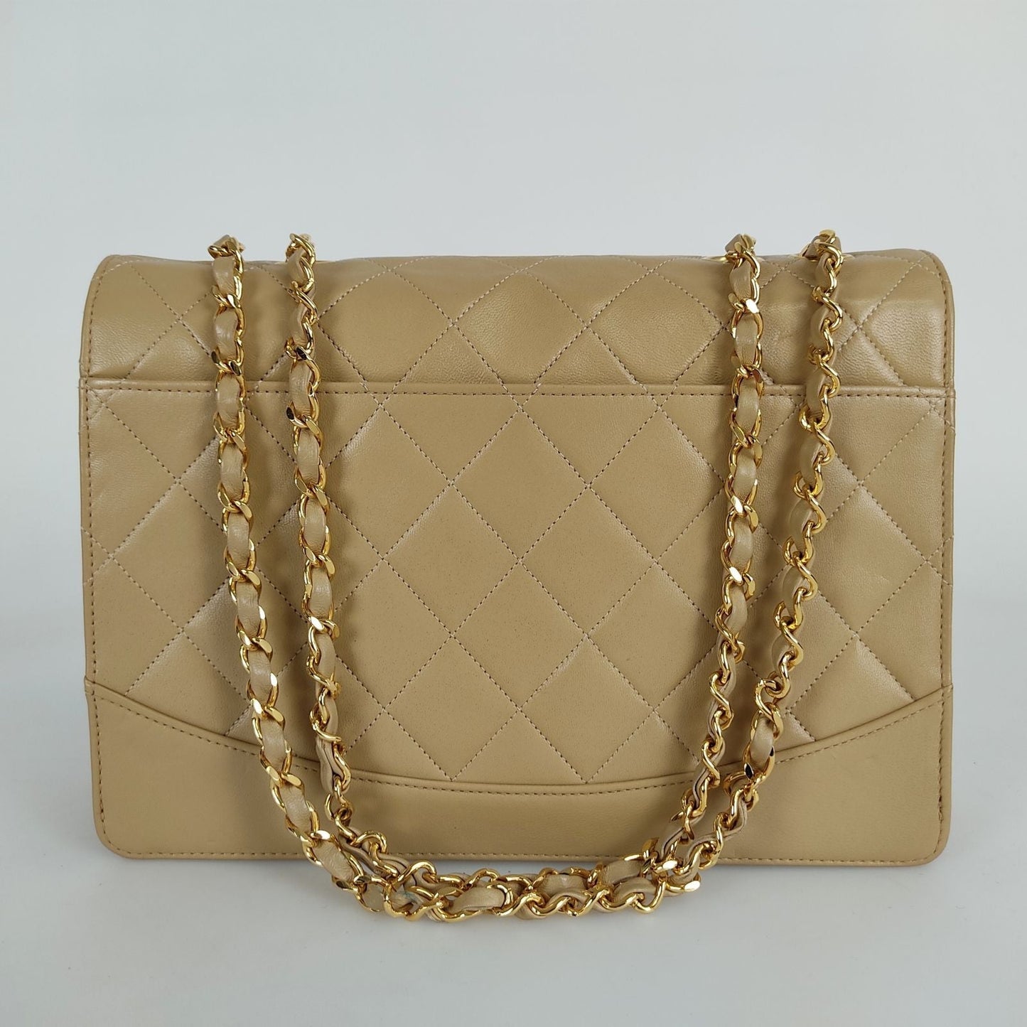 CHANEL Chanel Chanel Timeless Classica turn lock bag in beige leather